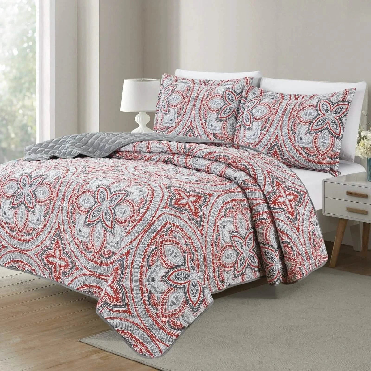 3-Piece Set: Bibb Home Printed Reversible Quilt Set - A-1 Thread Vault