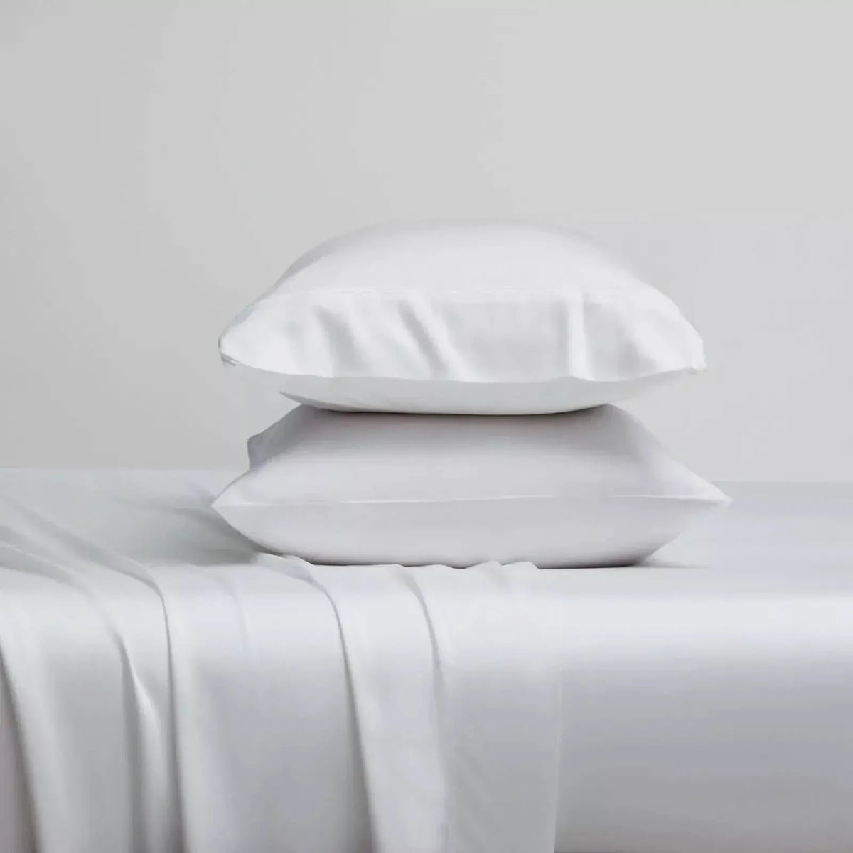 4-Piece Set: Kathy Ireland 300 Thread Count 100% Bamboo Sheet Set - A-1 Thread Vault