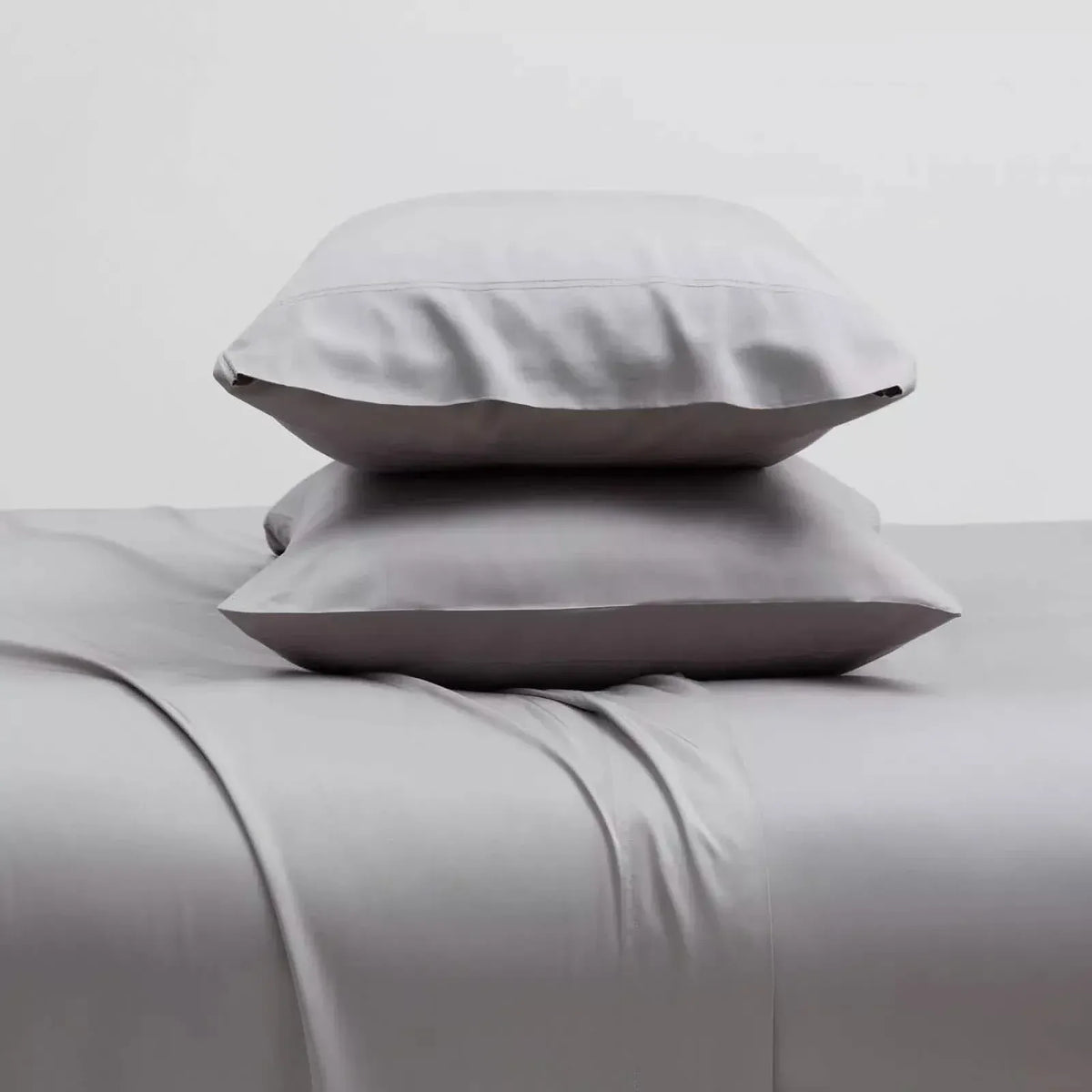 4-Piece Set: Kathy Ireland 300 Thread Count 100% Bamboo Sheet Set - A-1 Thread Vault
