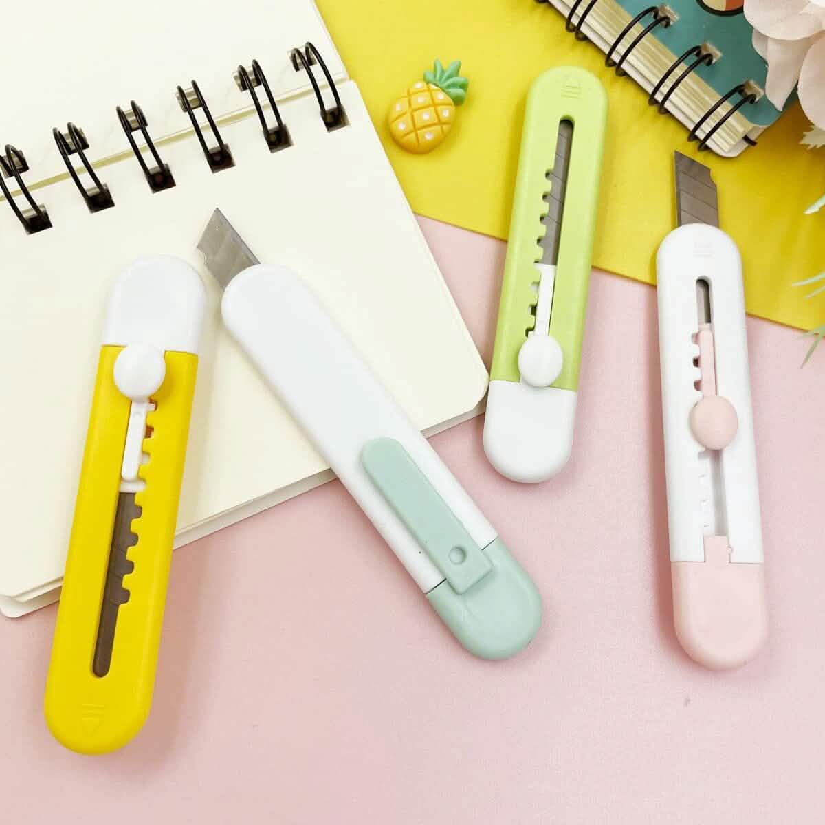 4-Pieces: Retractable Mini Art Cutter - A-1 Thread Vault