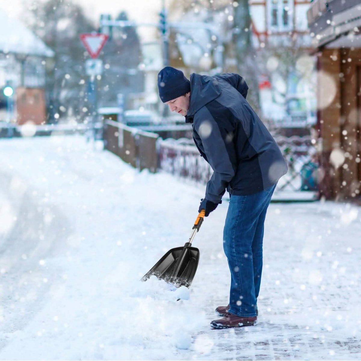 5-in-1 Detachable 180° Adjustable Ice Scraper Snow Shovel - A-1 Thread Vault