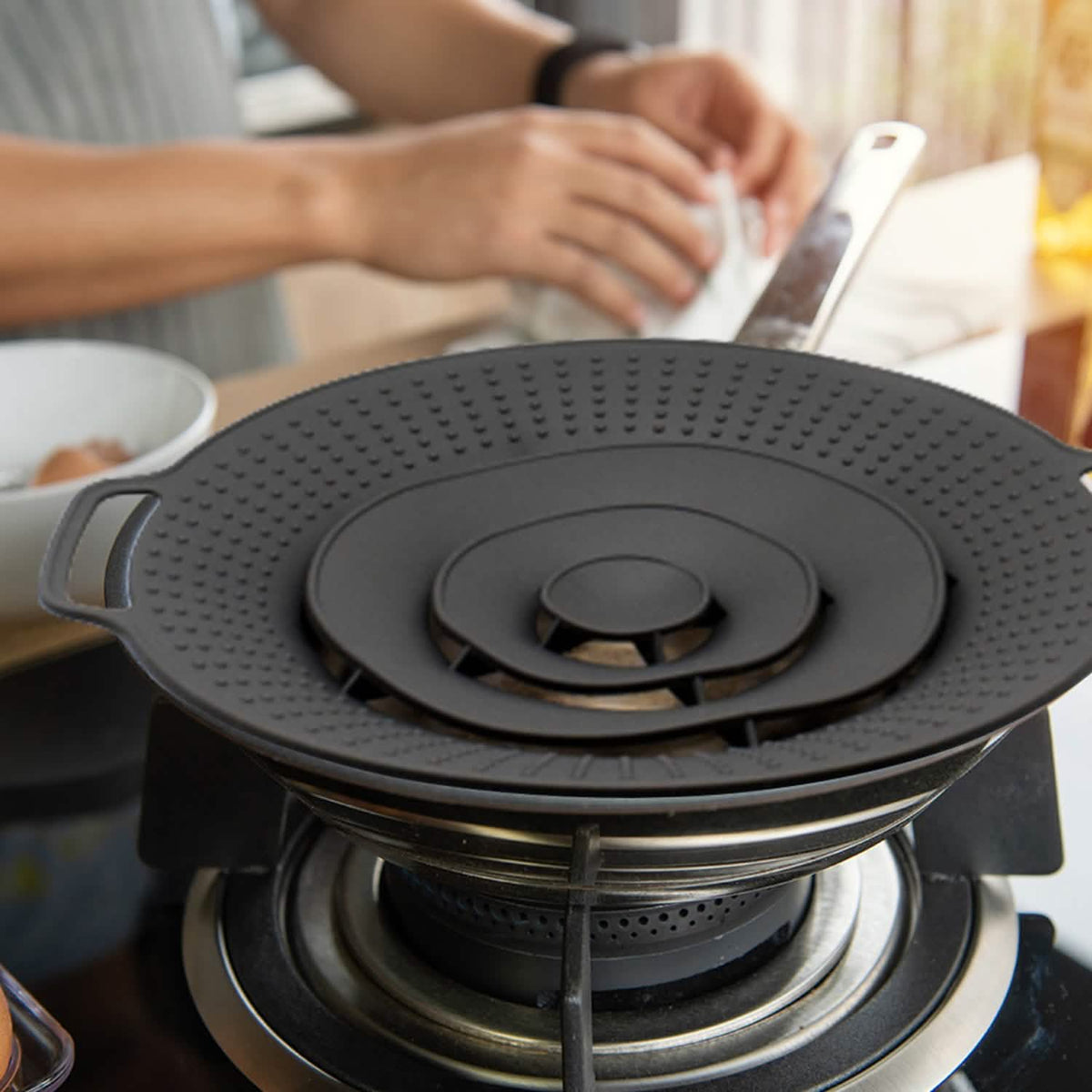 Boil Over Spill Stopper Safeguard Lid Cover For Pots And Pans - A-1 Thread Vault