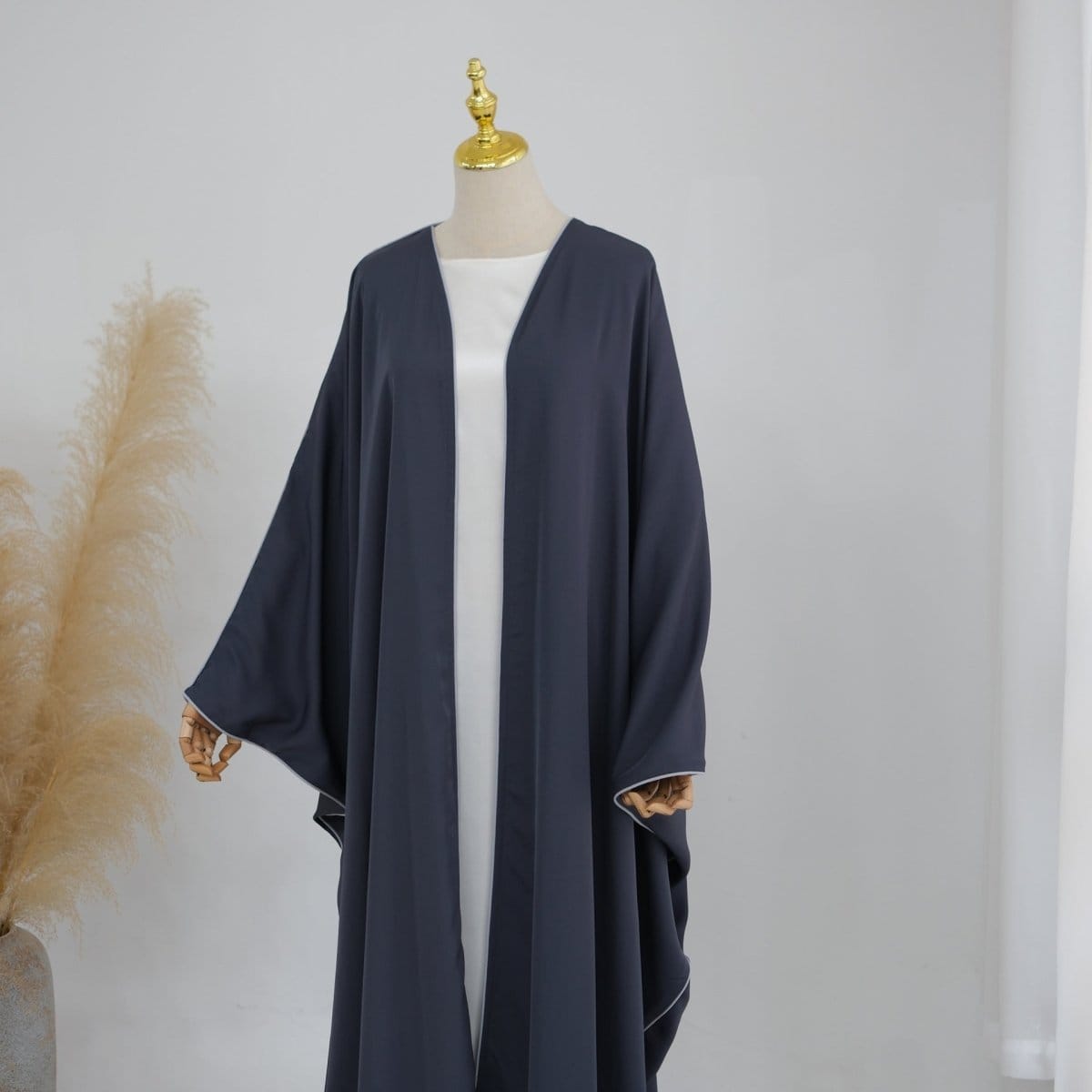 Contrast Piped Batwing Open Abaya(MOA325) - A-1 Thread Vault