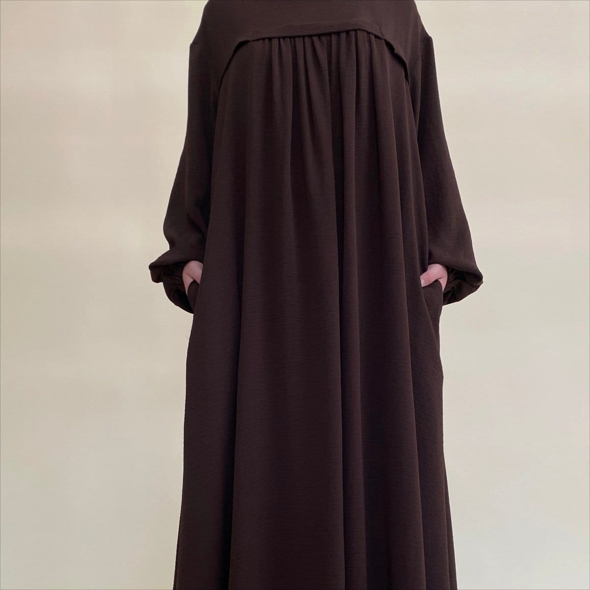Crepe Abaya with Secure Pockets for Umrah VIP Exclusive Access (MAVIP386) - A-1 Thread Vault