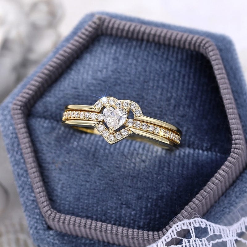 Elegant 925 Sterling Silver Heart Ring with Sparkling Zirconia - A-1 Thread Vault