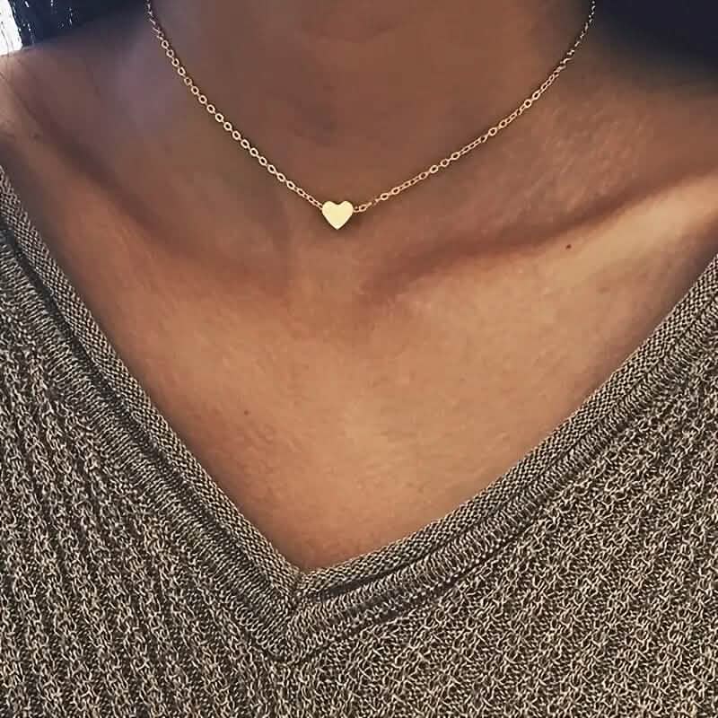 Simple Exquisite Heart-Shaped Pendant Alloy Necklace - A-1 Thread Vault