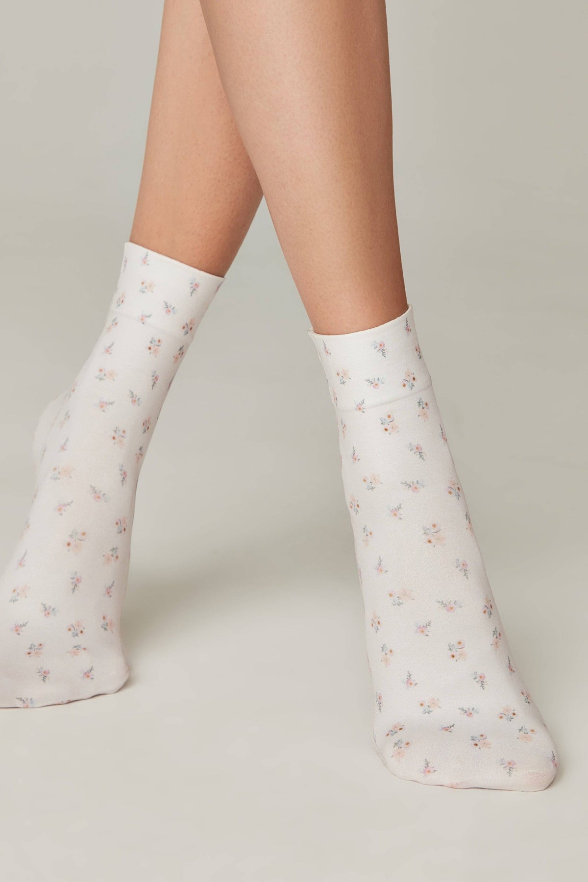 Socks Conte Fantasy 900 - Romance - A-1 Thread Vault