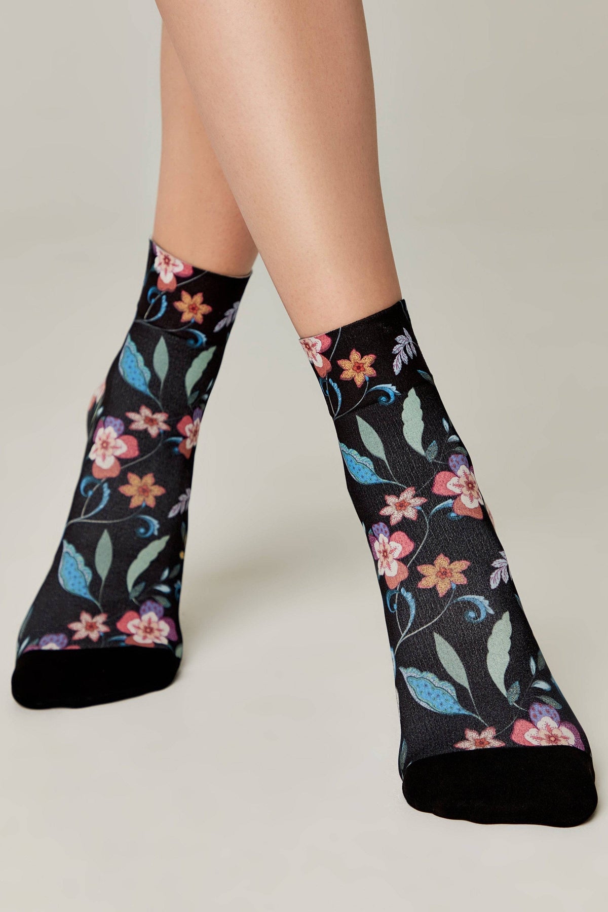 Socks Conte Fantasy 905 - Flowers - A-1 Thread Vault