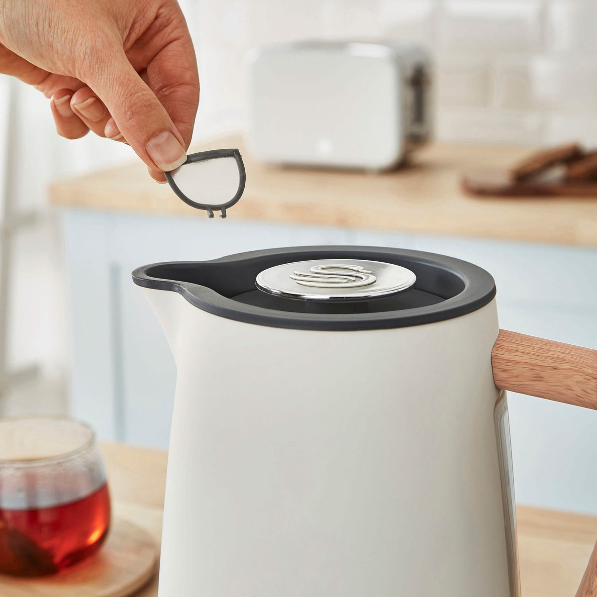Swan Nordic 1.7L Cordless Kettle - A-1 Thread Vault