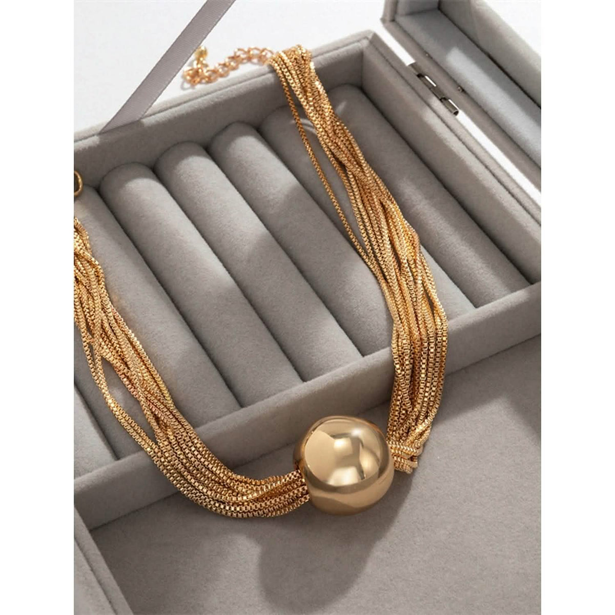 Women's Contemporary Street Geometry Necklace - A-1 Thread Vault