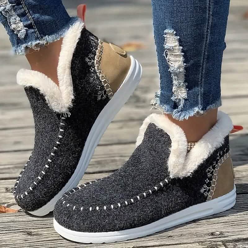 Women's Warm Thermal Plush Lined Flat Shoes - A-1 Thread Vault
