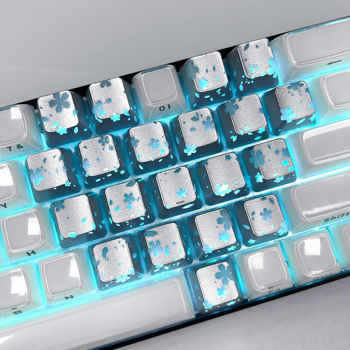 XVX IMD FlutterBloom Heart Layout 21-Key Artisan Keycap Set - A-1 Thread Vault