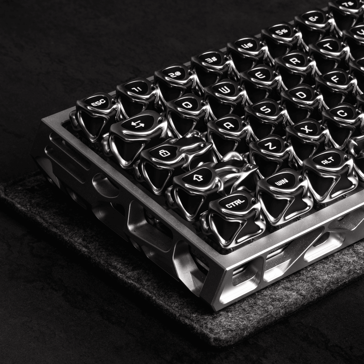 XVX Venom Themed Liquid Metallic Electroplating ABS+PC Keycap Set - A-1 Thread Vault