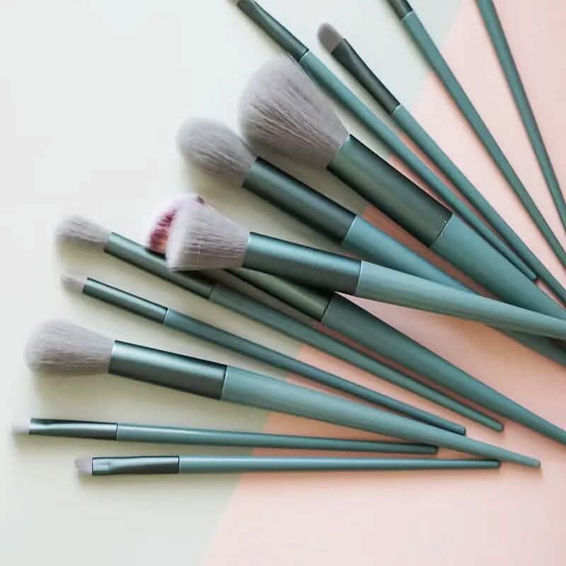 13-Piece: Professional Makeup Brush Set - A-1 Thread Vault
