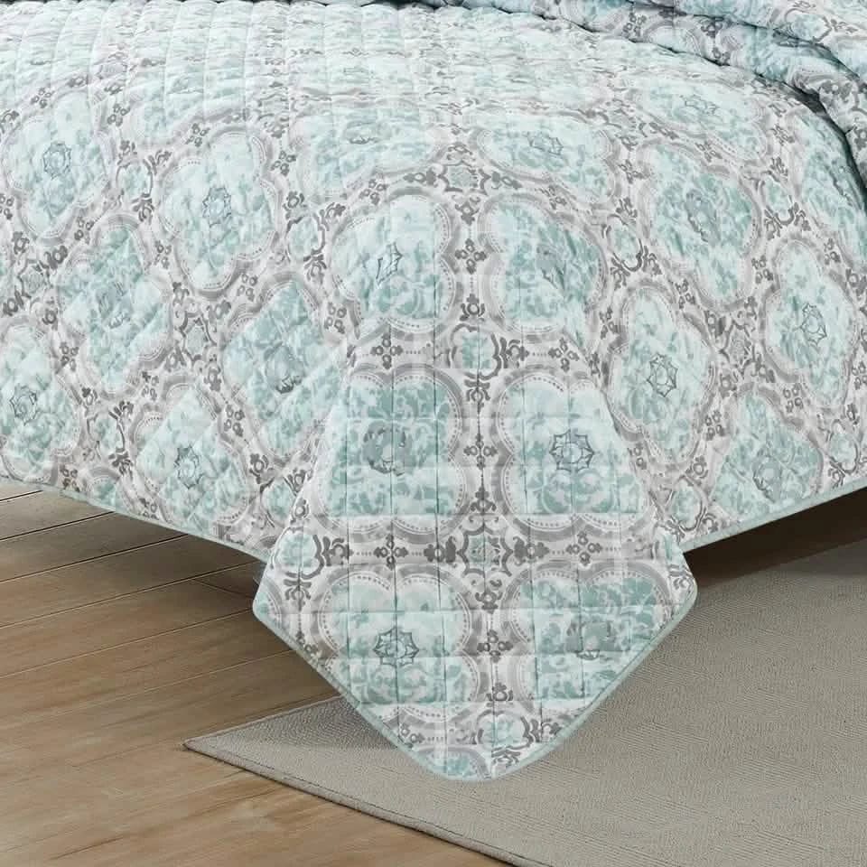 3-Piece Set: Bibb Home Printed Reversible Quilt Set - A-1 Thread Vault