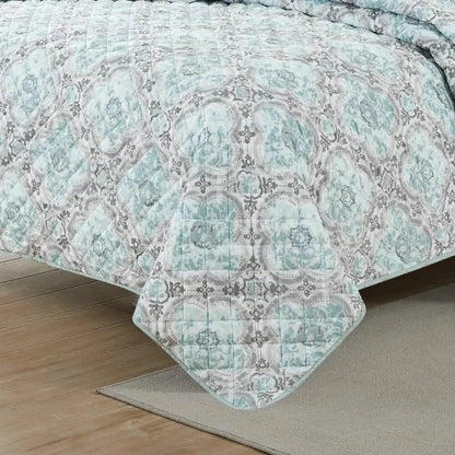 3-Piece Set: Bibb Home Printed Reversible Quilt Set - A-1 Thread Vault