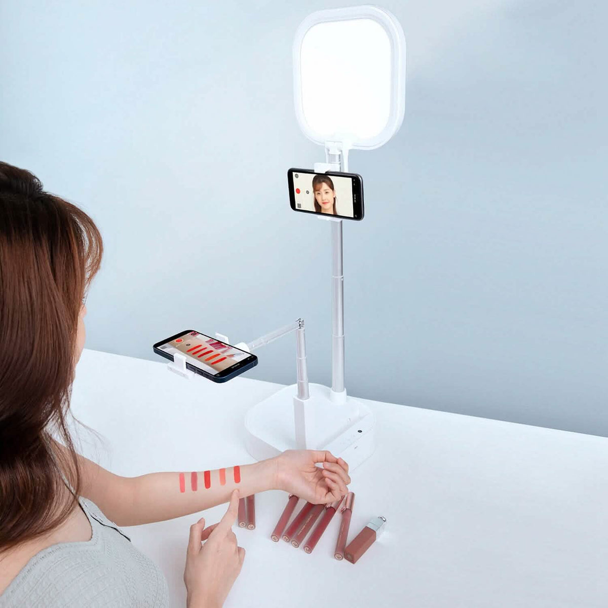 360° Rotatable Dual Phone Holder with Rechargeable Wireless Remote V8 - A-1 Thread Vault