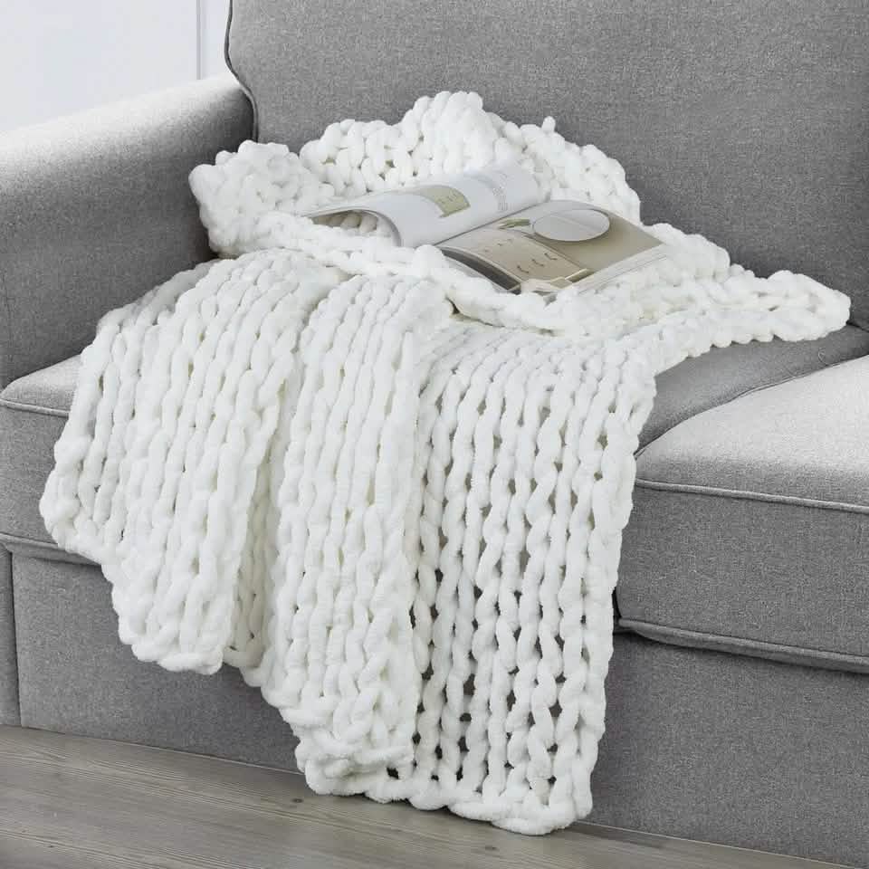 50" X 60" Kathy Ireland Chunky Chenille Plush Throw - A-1 Thread Vault