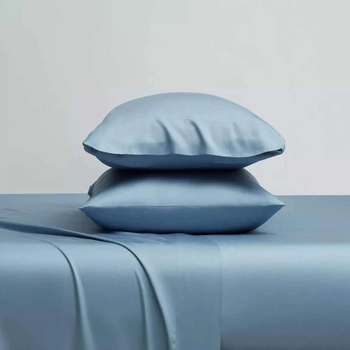 4-Piece Set: Kathy Ireland 300 Thread Count 100% Bamboo Sheet Set - A-1 Thread Vault