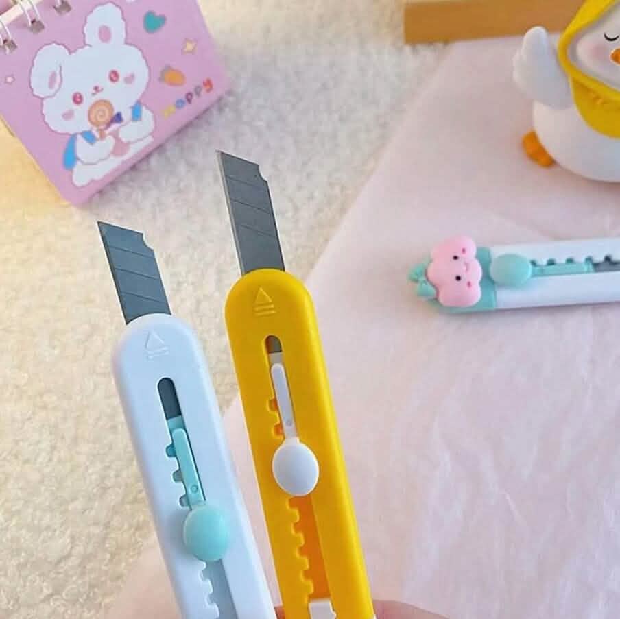 4-Pieces: Retractable Mini Art Cutter - A-1 Thread Vault