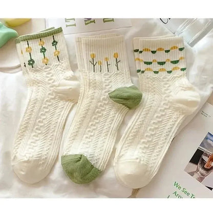 5-Pairs: Stylish Retro Floral Socks - A-1 Thread Vault