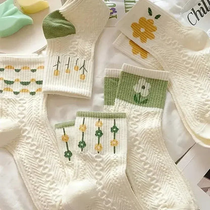 5-Pairs: Stylish Retro Floral Socks - A-1 Thread Vault