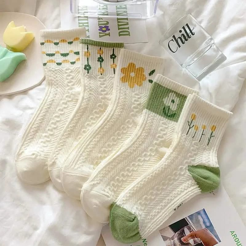 5-Pairs: Stylish Retro Floral Socks - A-1 Thread Vault