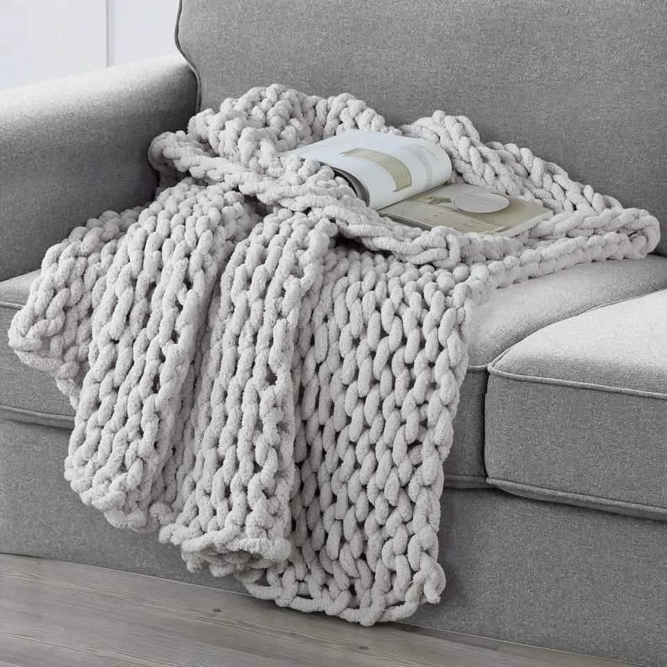 50" X 60" Kathy Ireland Chunky Chenille Plush Throw - A-1 Thread Vault
