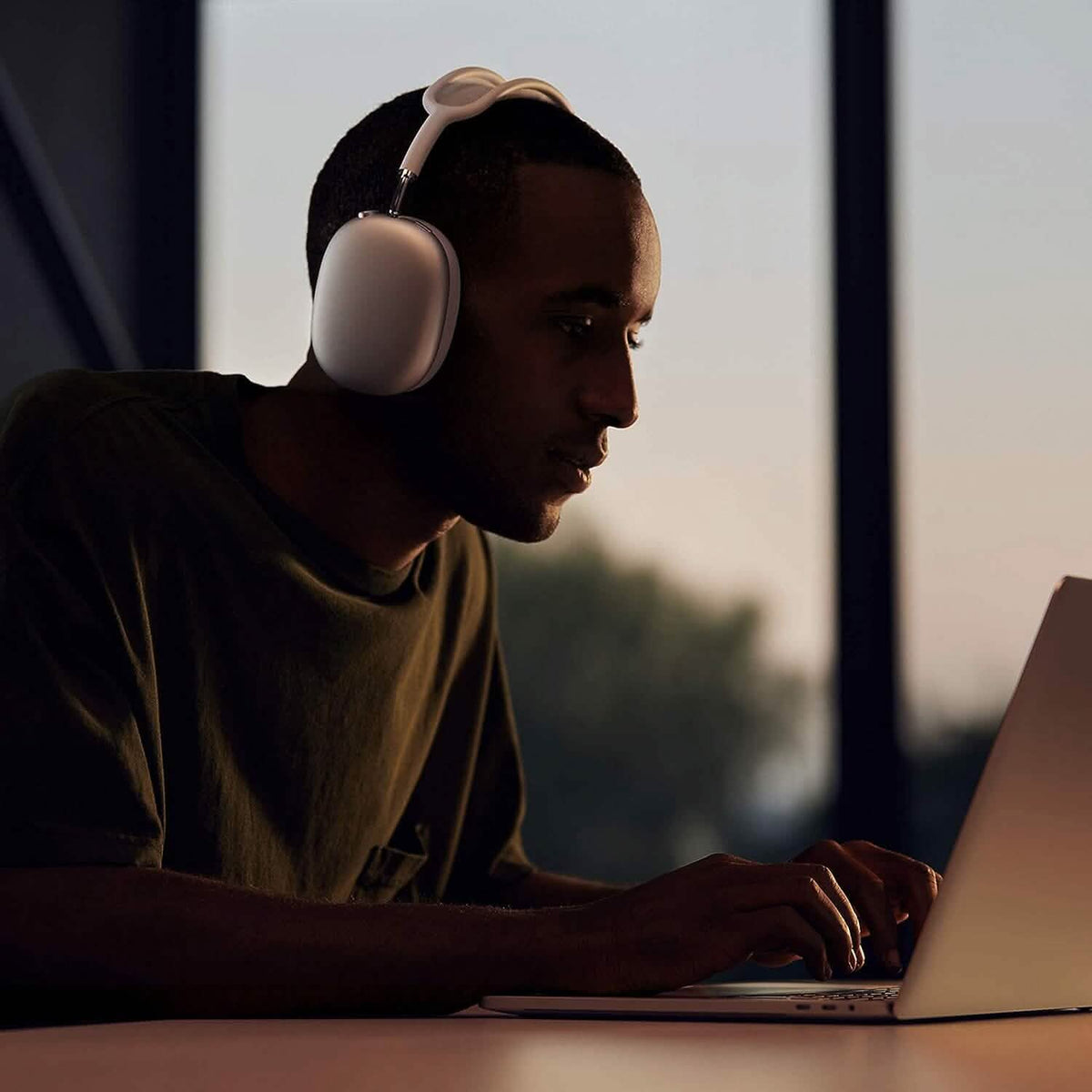 Apple AirPods Max (Refurbished) - A-1 Thread Vault