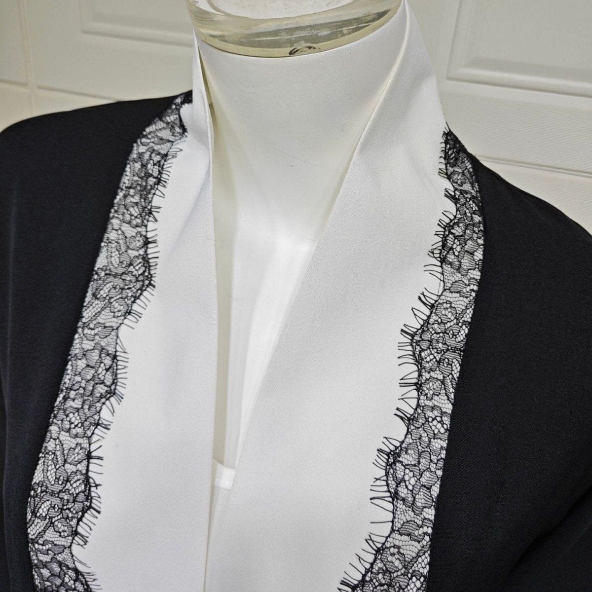 Black & White Lace Trim Open Abaya(MOA311) - A-1 Thread Vault