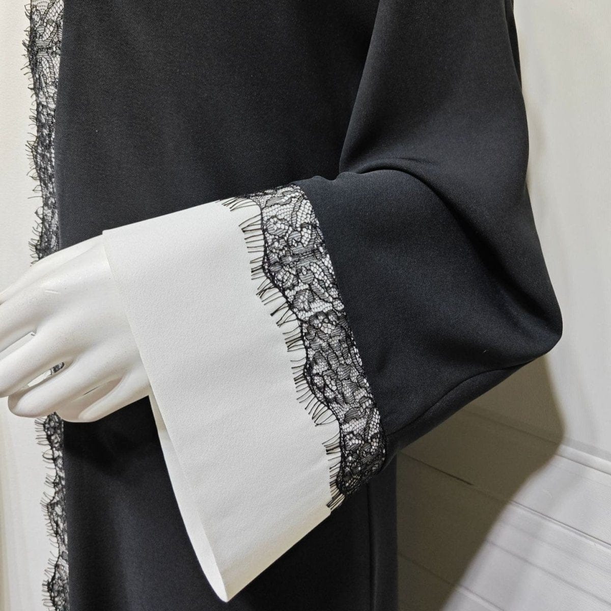 Black & White Lace Trim Open Abaya(MOA311) - A-1 Thread Vault