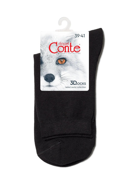 A pair of plain black socks folded flat, featuring a cardboard label at the top with an illustration of a fox and text indicating a size range of 39-41.