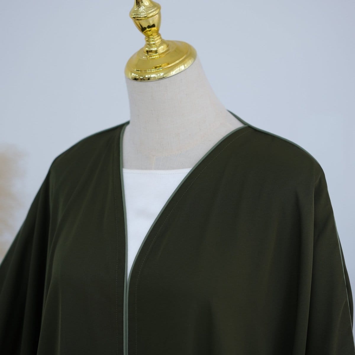 Contrast Piped Batwing Open Abaya(MOA325) - A-1 Thread Vault