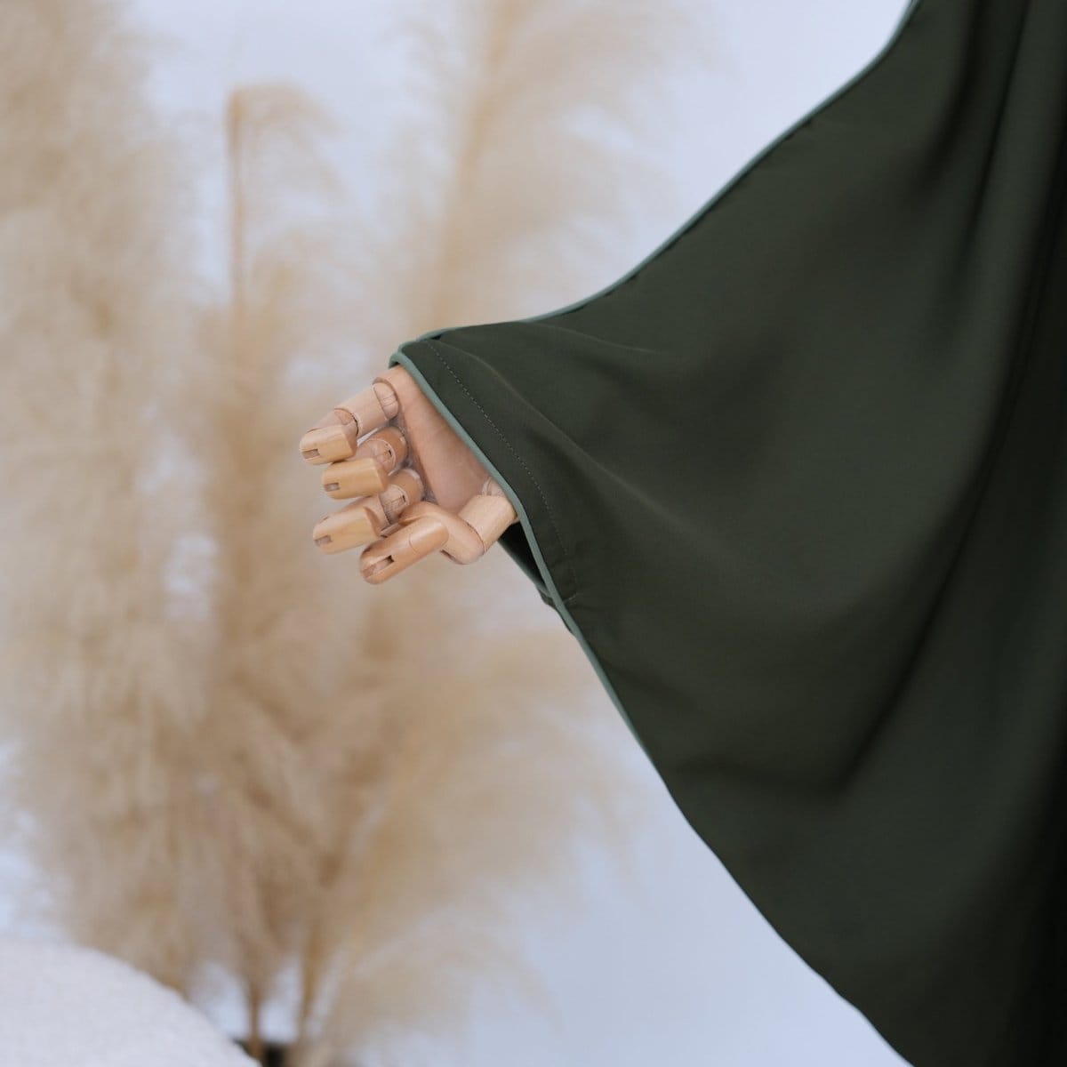 Contrast Piped Batwing Open Abaya(MOA325) - A-1 Thread Vault