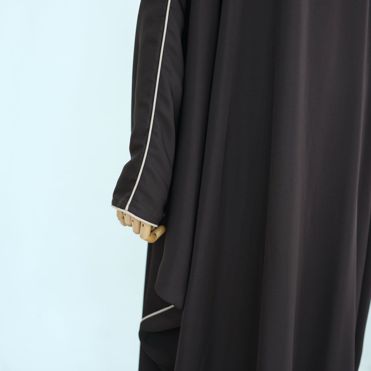 Contrast Piped Batwing Open Abaya(MOA325) - A-1 Thread Vault