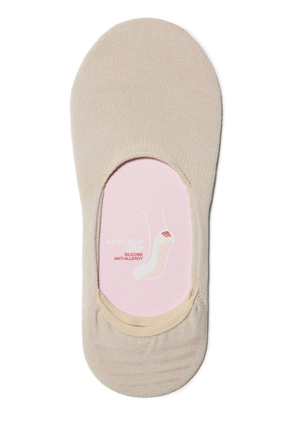 A beige low-cut liner sock with a rounded toe and an internal graphic showing a heel with an anti-slip silicone grip.