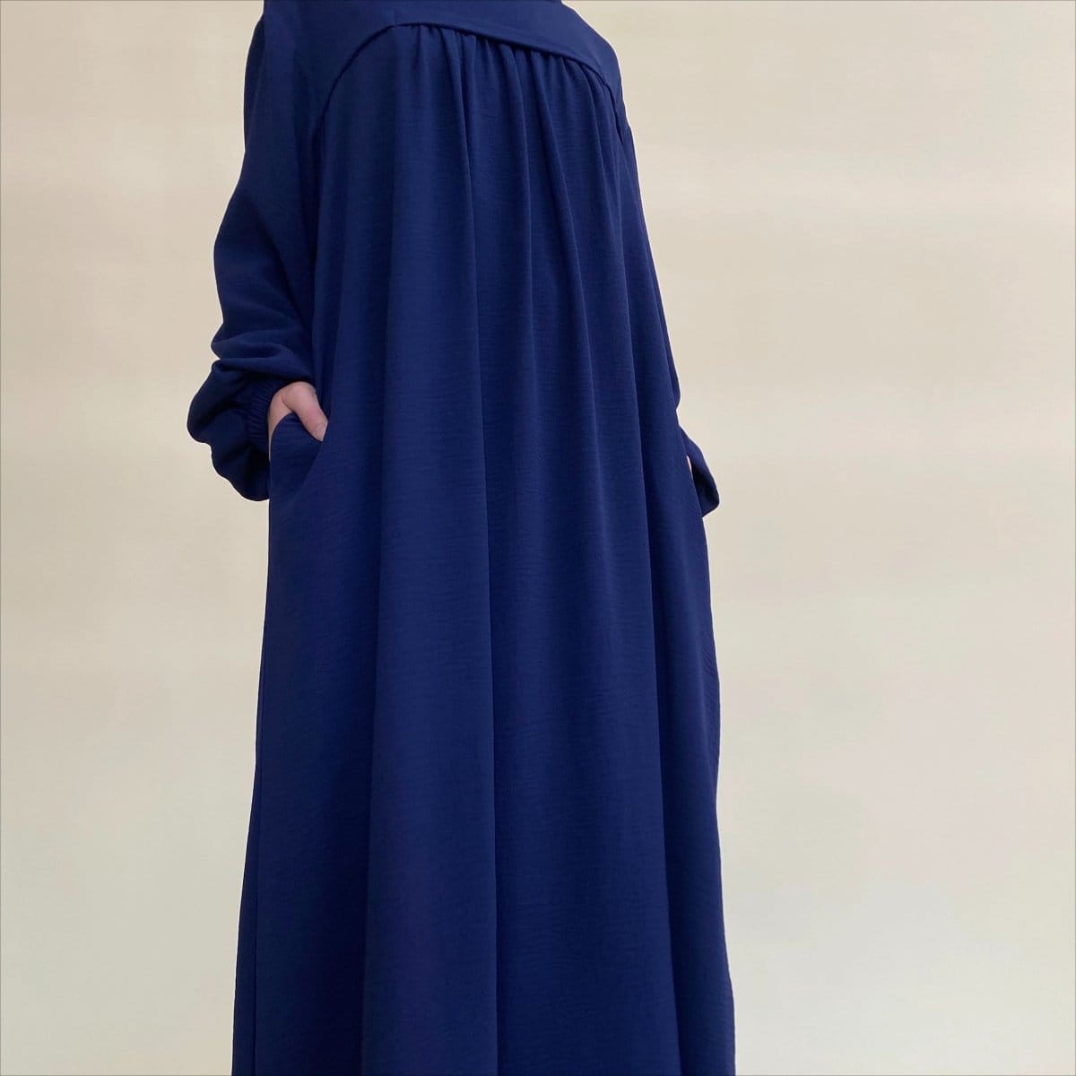 Crepe Abaya with Secure Pockets for Umrah VIP Exclusive Access (MAVIP386) - A-1 Thread Vault