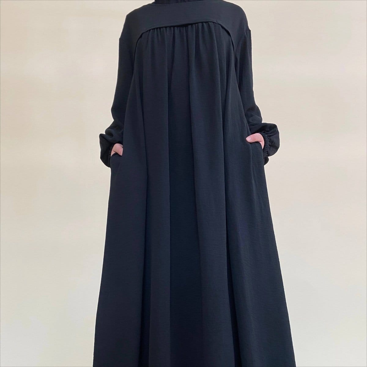 Crepe Abaya with Secure Pockets for Umrah VIP Exclusive Access (MAVIP386) - A-1 Thread Vault