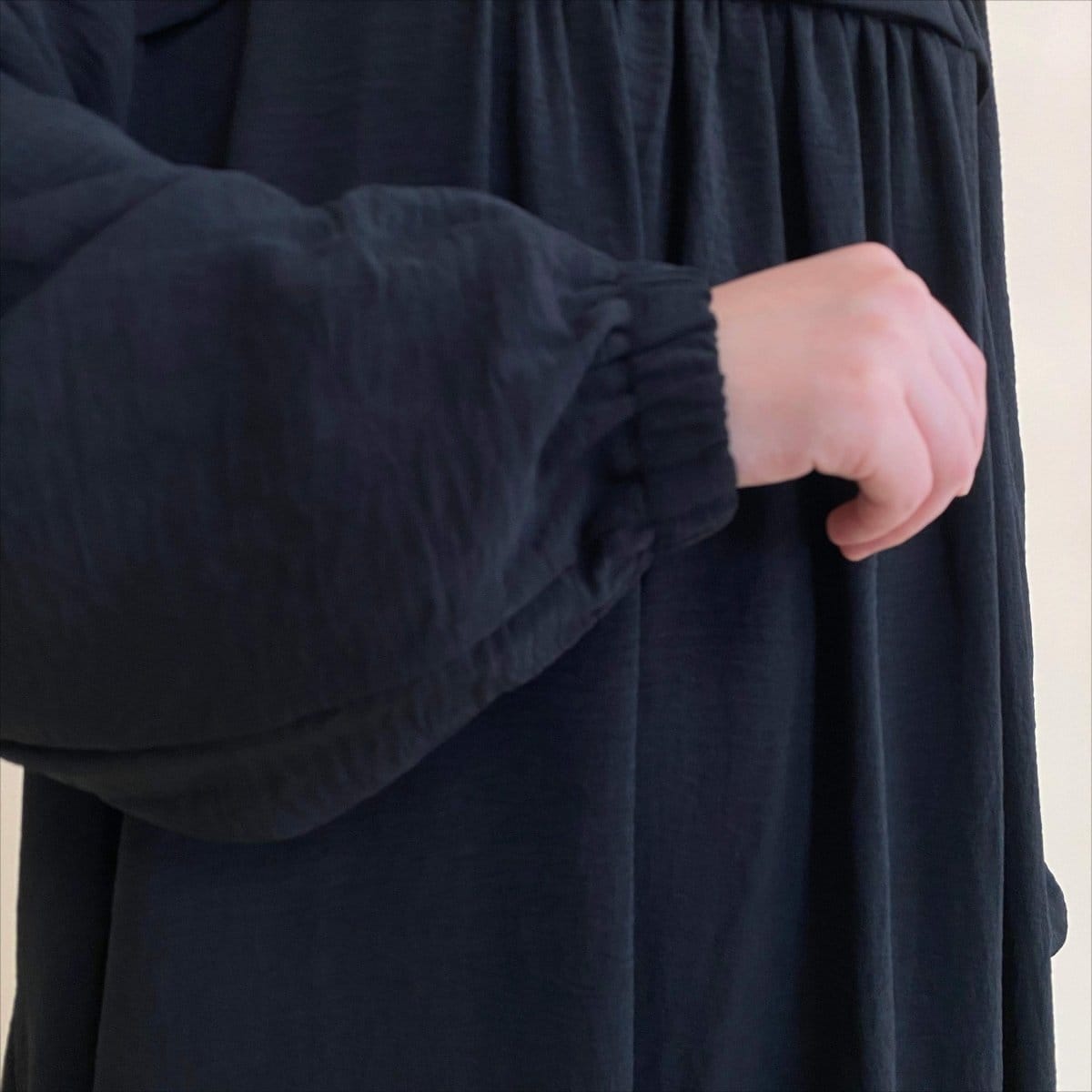 Crepe Abaya with Secure Pockets for Umrah VIP Exclusive Access (MAVIP386) - A-1 Thread Vault