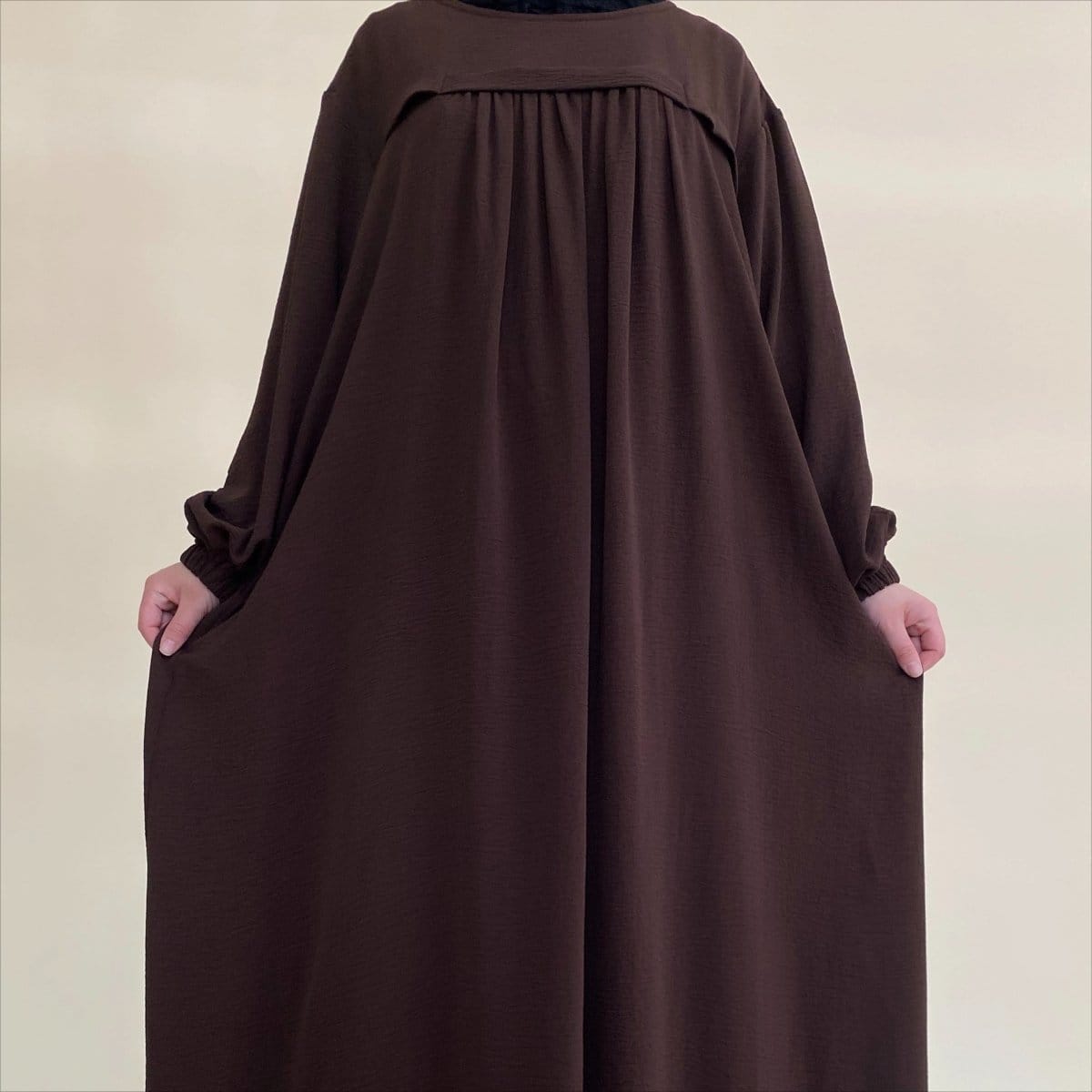 Crepe Abaya with Secure Pockets for Umrah VIP Exclusive Access (MAVIP386) - A-1 Thread Vault