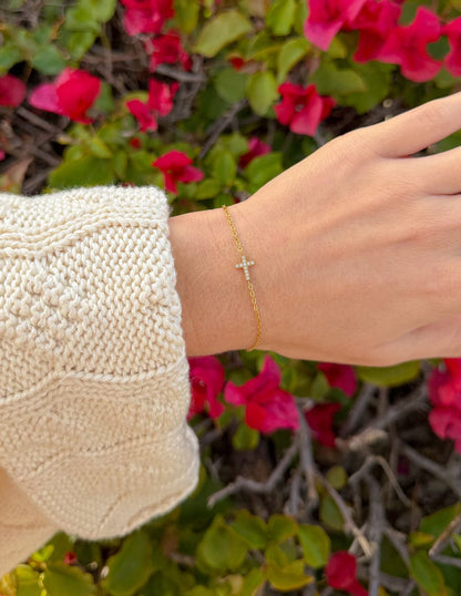 Dainty Gem Cross Link Bracelet - A-1 Thread Vault