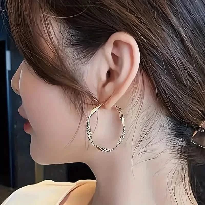 Delicate Silky Texture Design Women's Earrings - A-1 Thread Vault