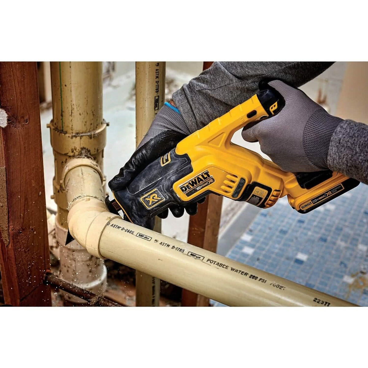 DEWALT 20V MAX* XR Reciprocating Saw, Compact, Tool Only (DCS367B) (Refurbished) - A-1 Thread Vault