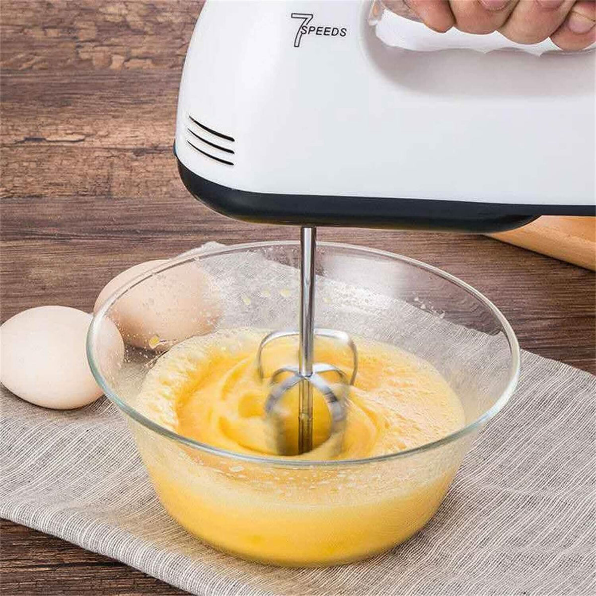 Electric Hand Mixer with 4 Mixing Rods and a Separator - A-1 Thread Vault