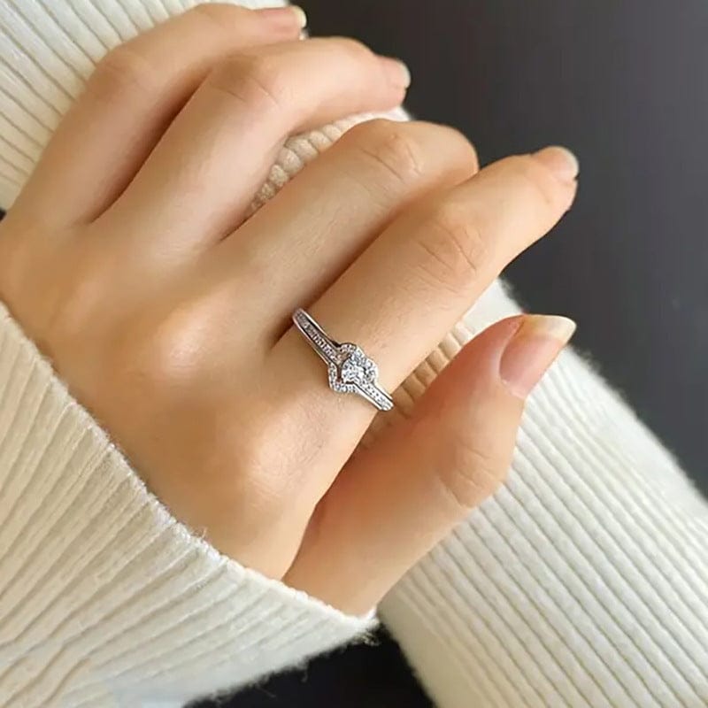 Elegant 925 Sterling Silver Heart Ring with Sparkling Zirconia - A-1 Thread Vault