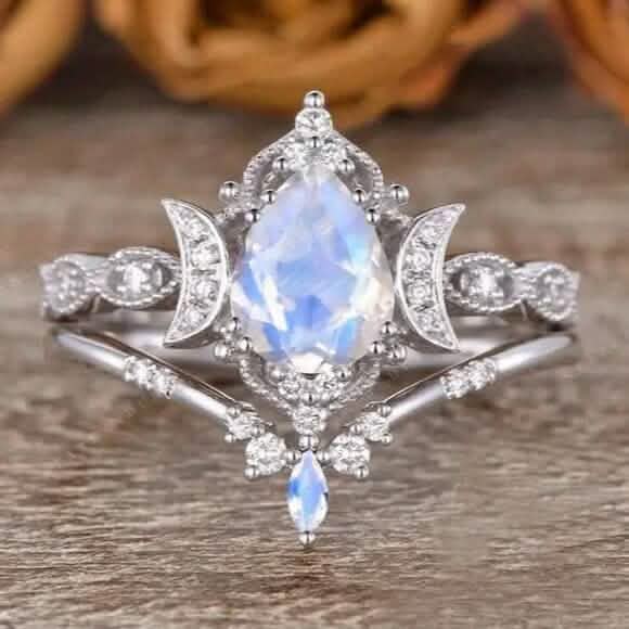 Elegant Moon Crown Ring - A-1 Thread Vault