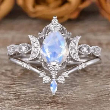 Elegant Moon Crown Ring - A-1 Thread Vault