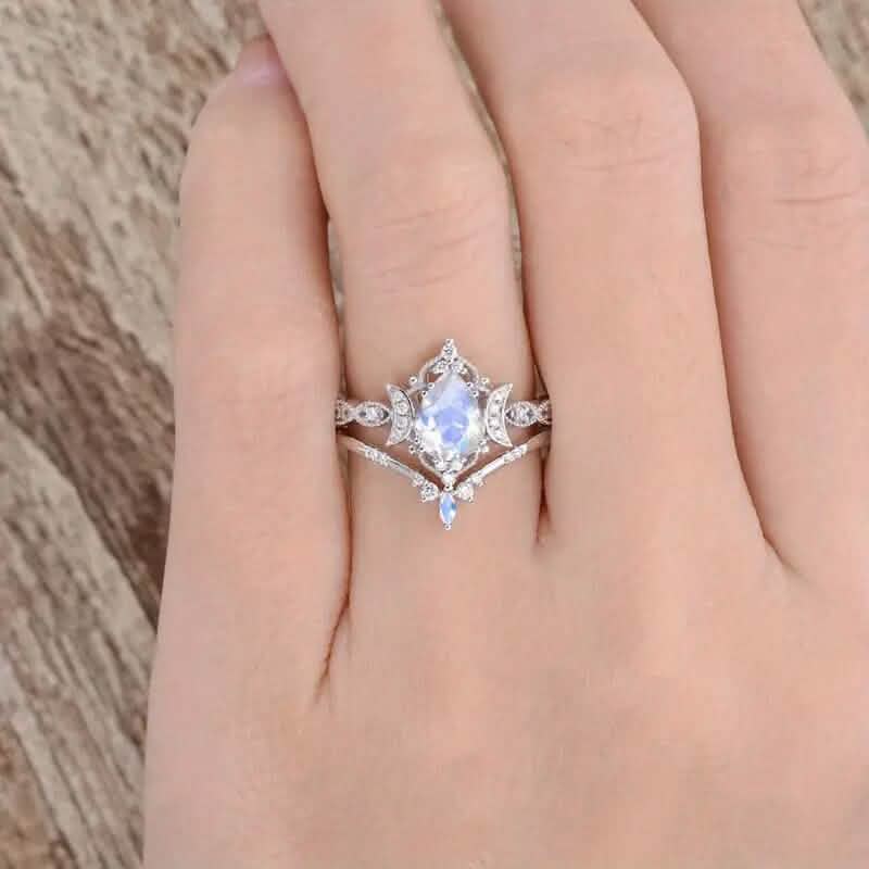 Elegant Moon Crown Ring - A-1 Thread Vault
