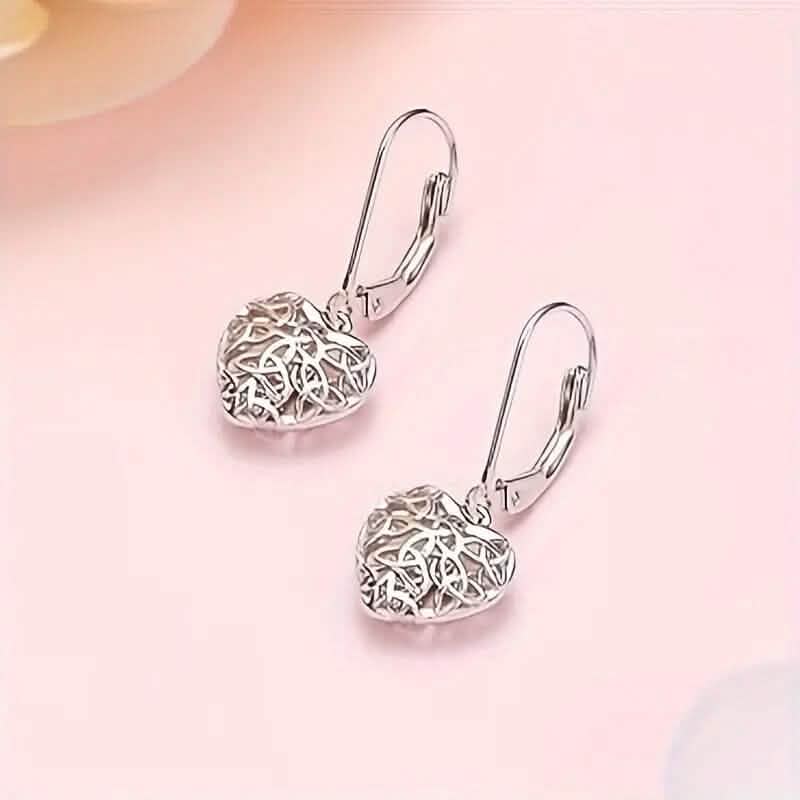 Exquisite Hollow Heart-Shaped Hoop Earrings - A-1 Thread Vault