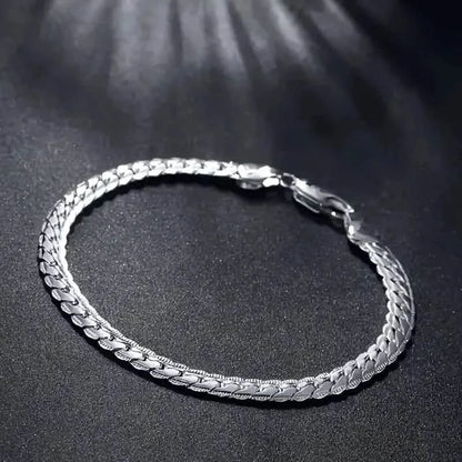 Gleaming Treasure Elegant 925 Sterling Silver Bracelet - A-1 Thread Vault